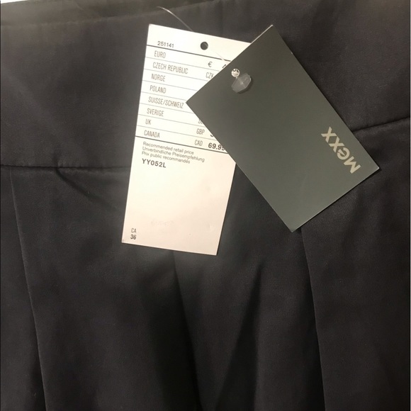 NWT MEXX Small Women’s Pleated Skirt Size 36 (4) - Picture 2 of 2